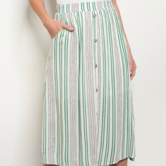 Green & Black Striped Skirt w/ Buttons on Front - HP - Picture 2 of 3